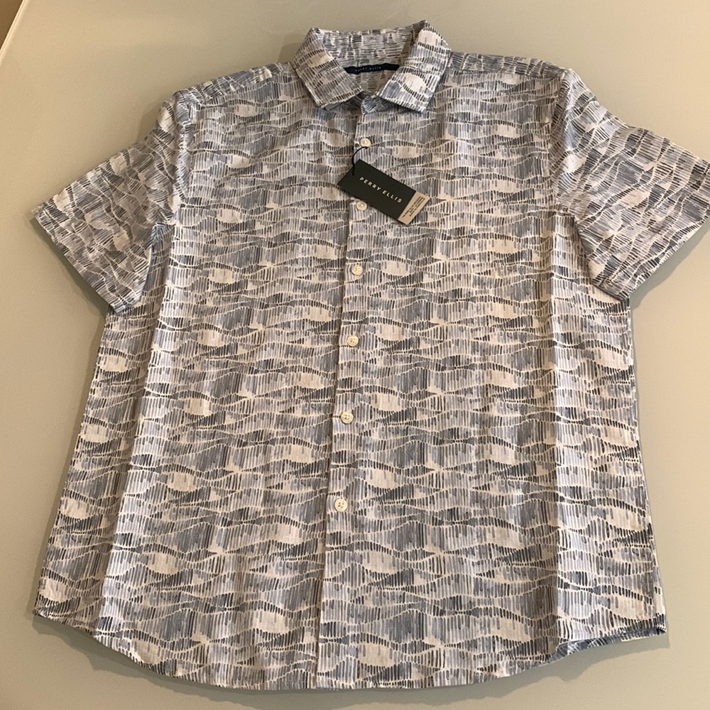 Perry Ellis untucked shirt